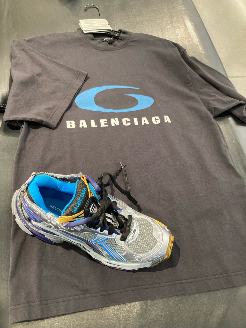 Balenciaga Men’s Loop Icon Crew Neck Medium Fit Oversized T-Shirt BNWT